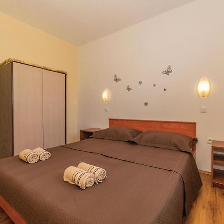 Pet Friendly Apartment In Biograd With Kitchen Biograd Na Moru Zewnętrze zdjęcie