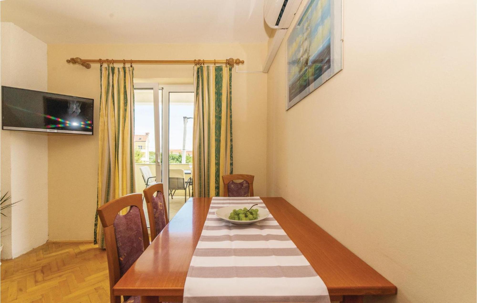 Pet Friendly Apartment In Biograd With Kitchen Biograd Na Moru Zewnętrze zdjęcie