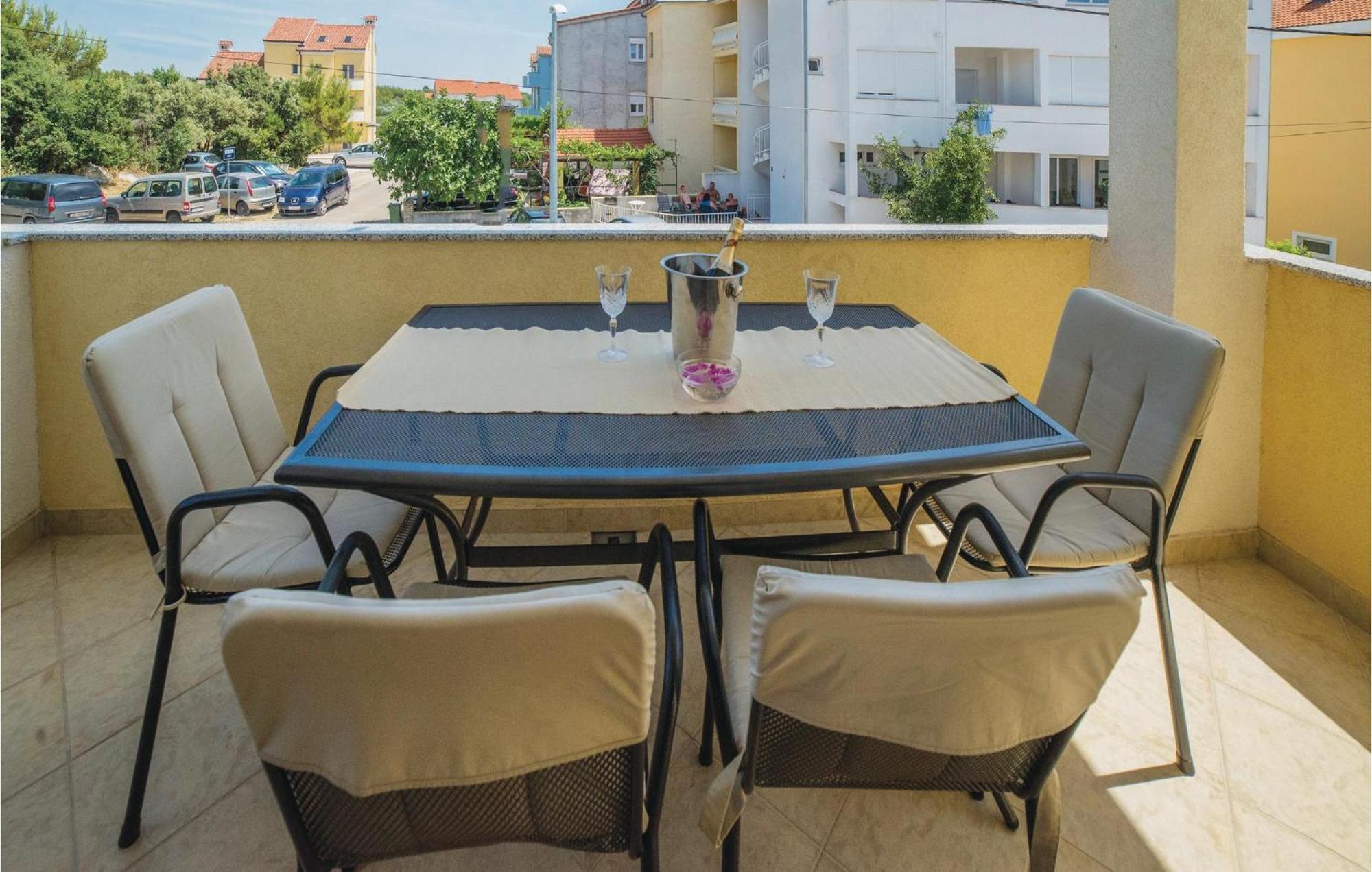 Pet Friendly Apartment In Biograd With Kitchen Biograd Na Moru Zewnętrze zdjęcie